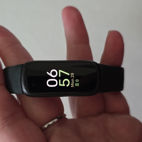 NWOT Fitbit INSPIRE 3 With 2 Band Options & Charger